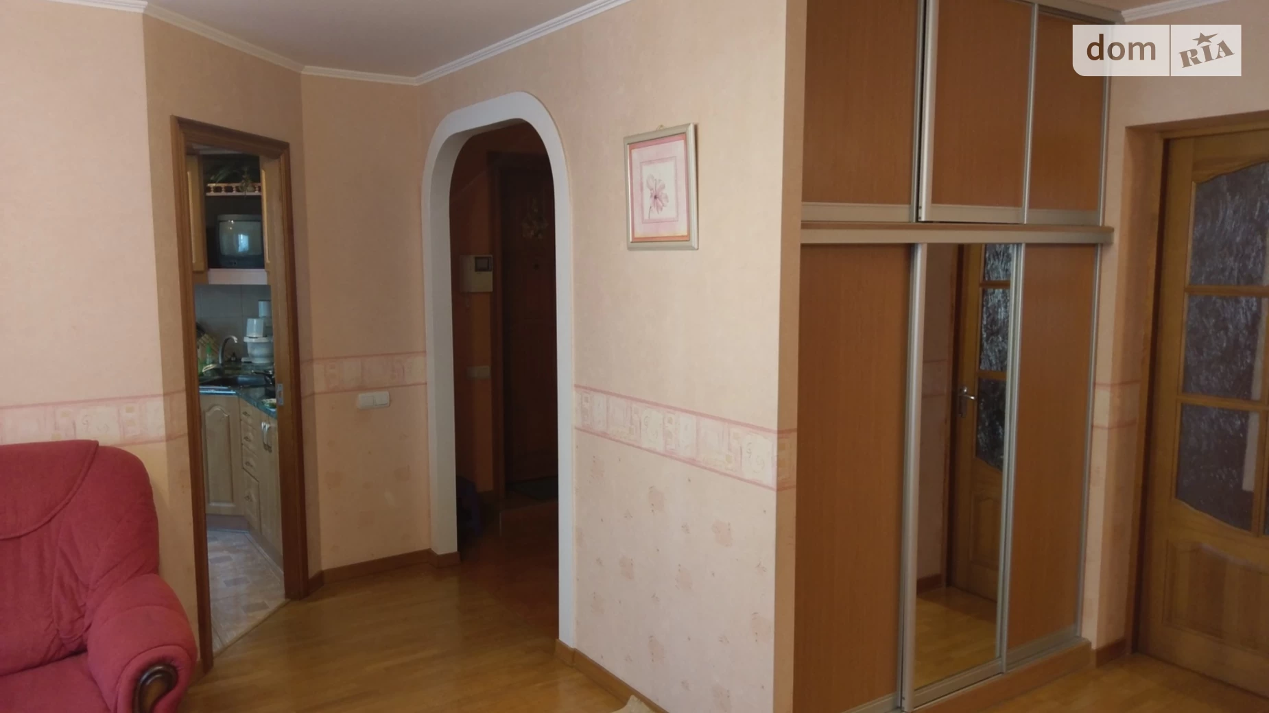 Продается 4-комнатная квартира 82 кв. м в Чернигове, просп. Михаила Грушевского(1-го Мая)