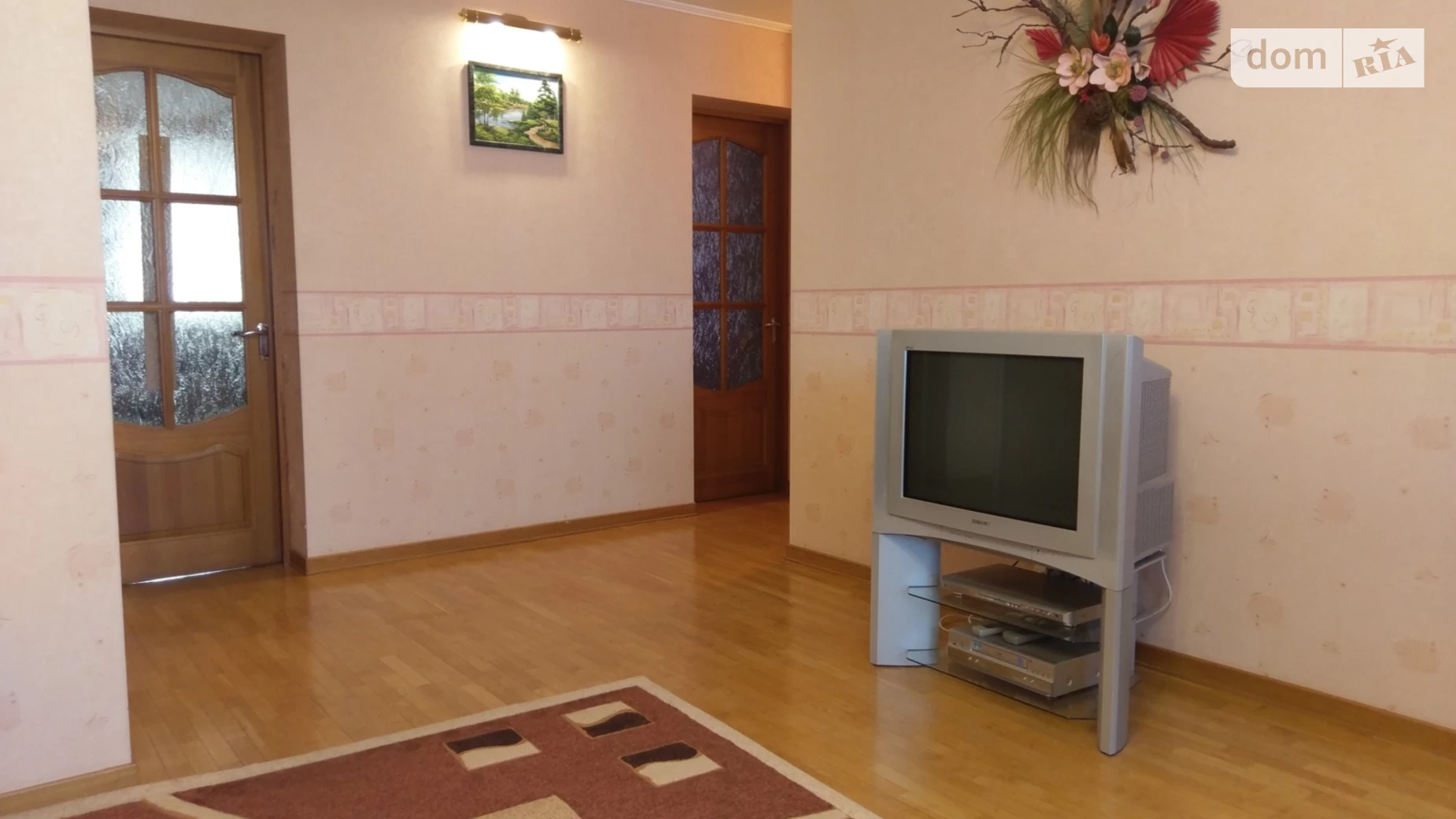 Продается 4-комнатная квартира 82 кв. м в Чернигове, просп. Михаила Грушевского(1-го Мая)