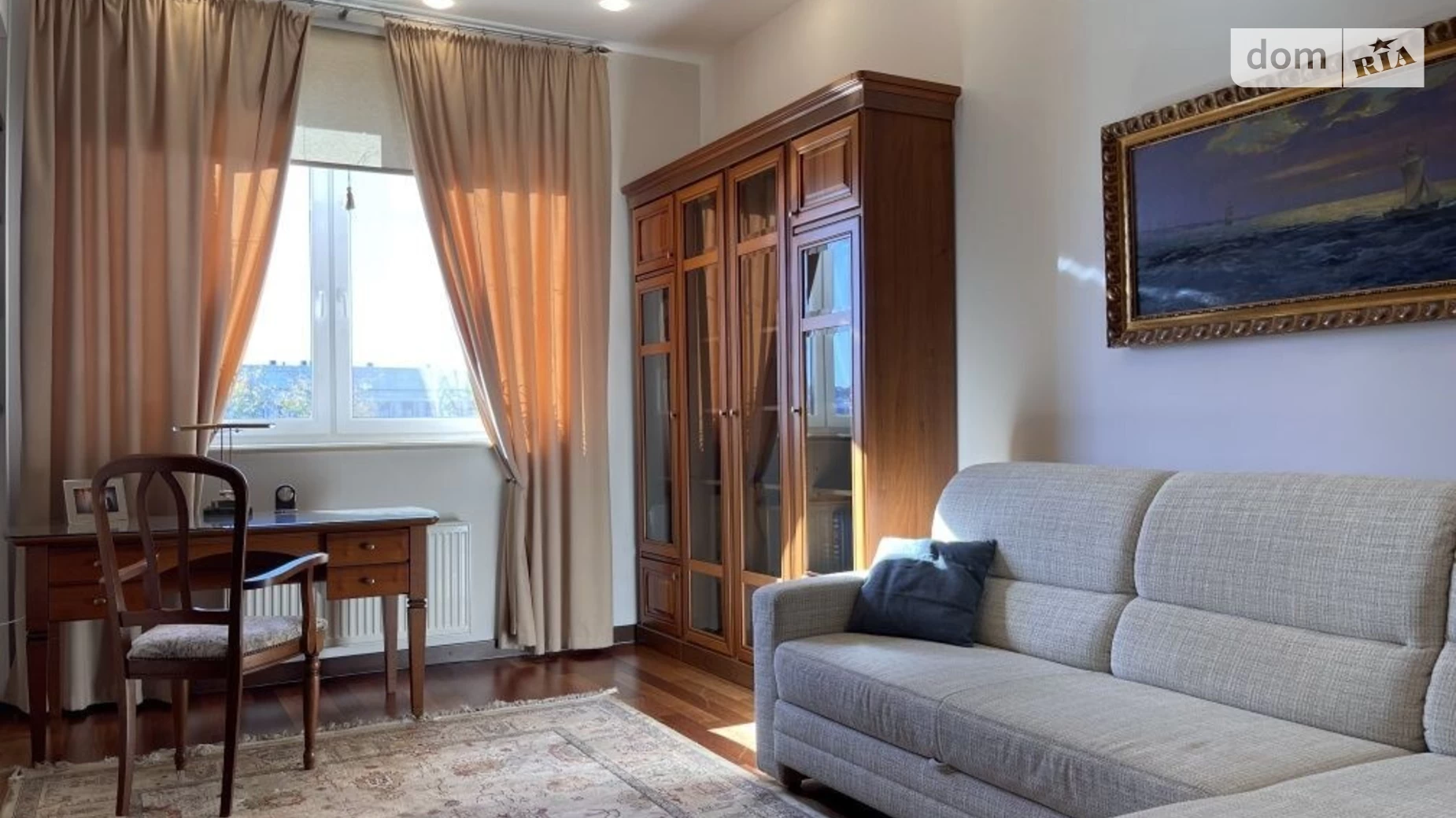 Продается 3-комнатная квартира 142.5 кв. м в Днепре, ул. Старокозацкая, 52