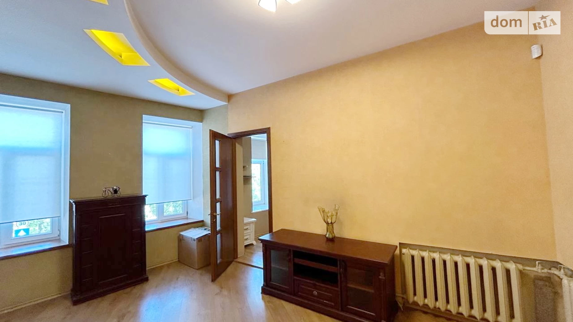 Продается 3-комнатная квартира 65 кв. м в Одессе, ул. Новосельского, 37