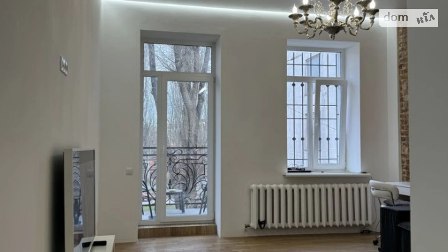 Продается 2-комнатная квартира 58 кв. м в Днепре, ул. Столярова