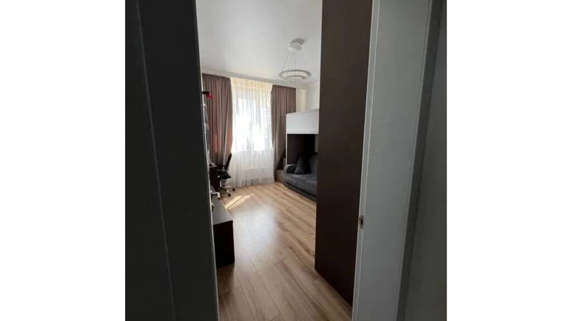 Продается 3-комнатная квартира 87 кв. м в Одессе, ул. Толбухина, 135