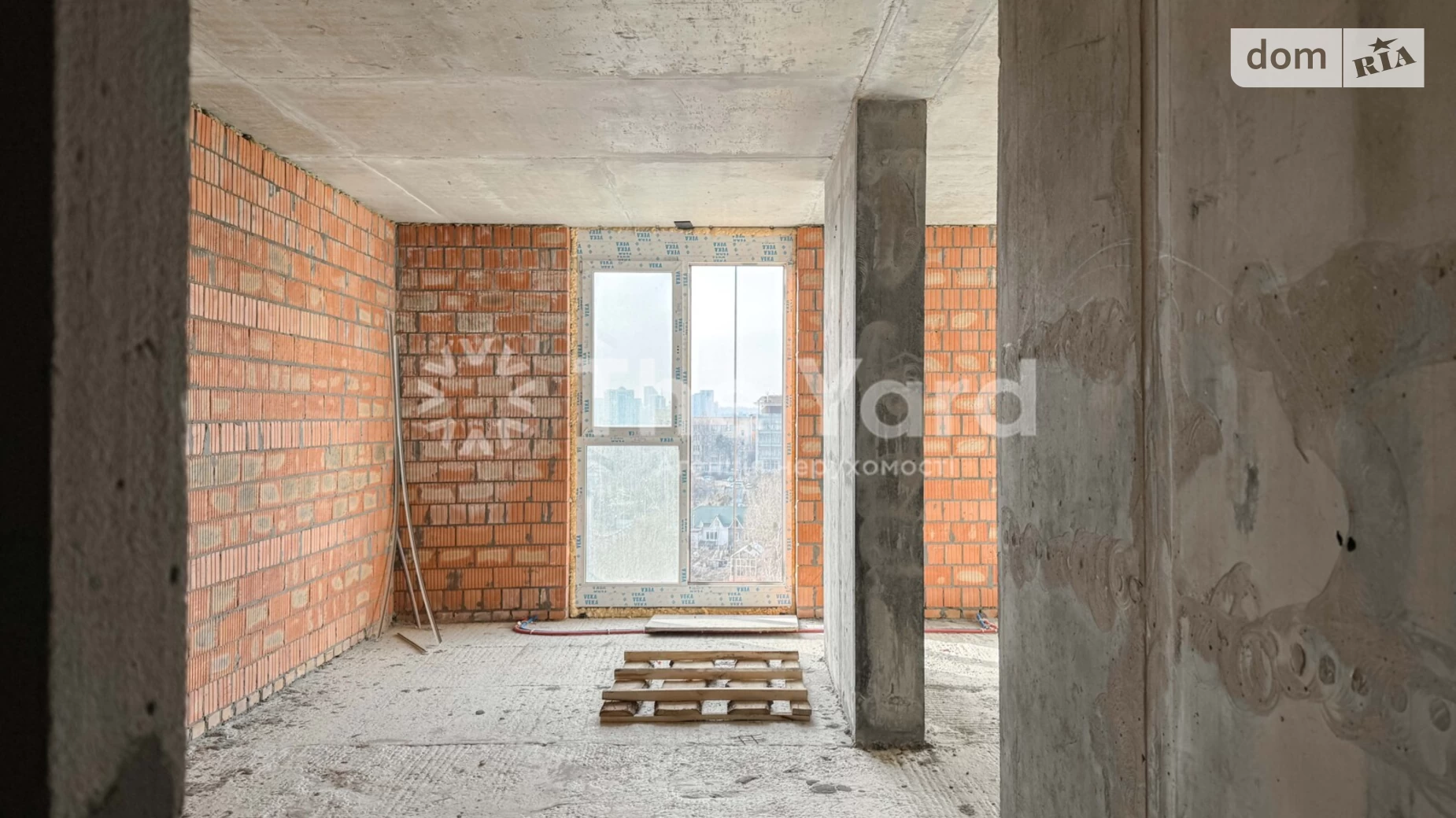 Продается 2-комнатная квартира 72.68 кв. м в Киеве, Железнодорожное шоссе, 45А