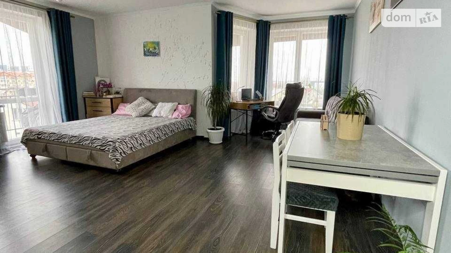 Продается 2-комнатная квартира 71 кв. м в Винниках, ул. Огиенко