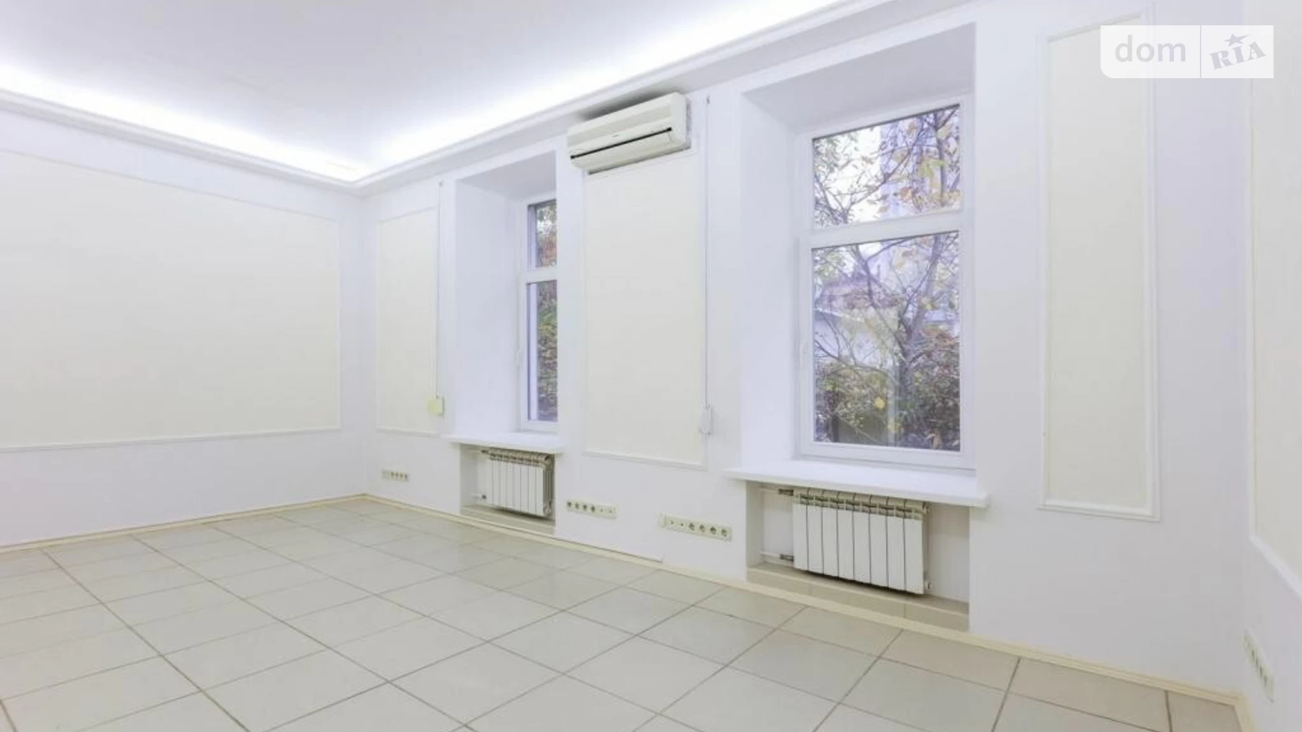Продается 3-комнатная квартира 98 кв. м в Киеве, ул. Шота Руставели, 34