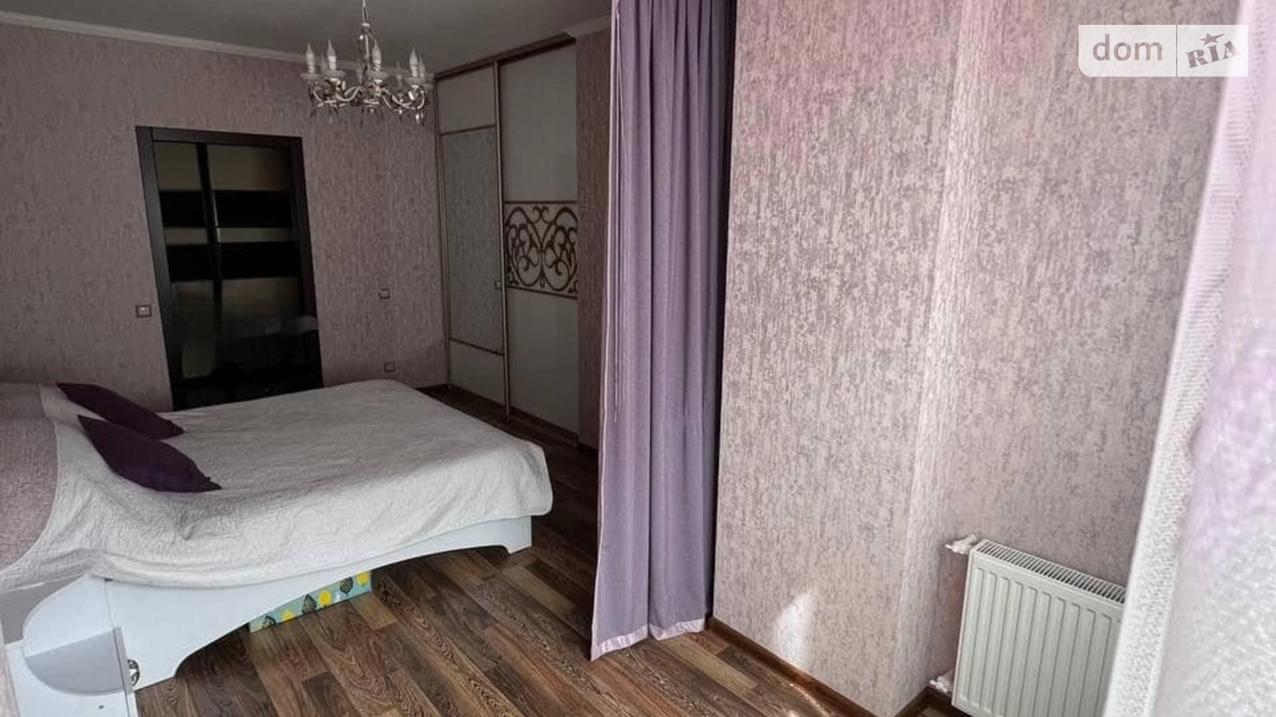 Продается 3-комнатная квартира 90 кв. м в Южному, ул. Новобилярская, 28
