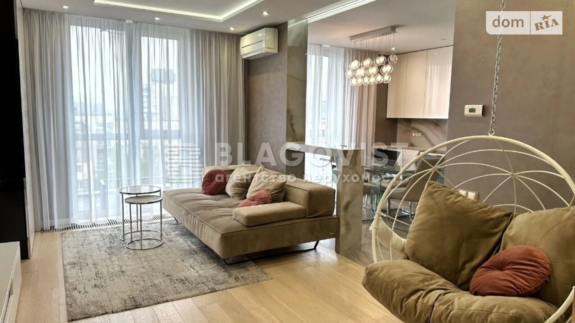 Продается 3-комнатная квартира 100 кв. м в Киеве, ул. Богдановская, 7В