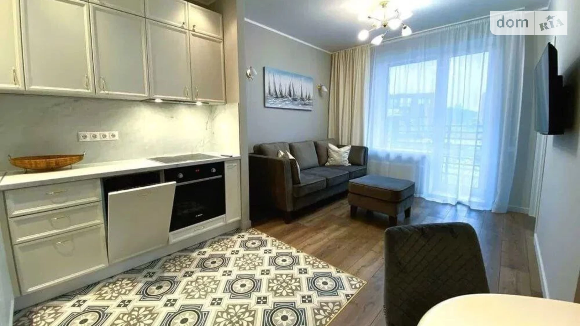 Продается 2-комнатная квартира 65 кв. м в Ивано-Франковске, ул. Вячеслава Черновола