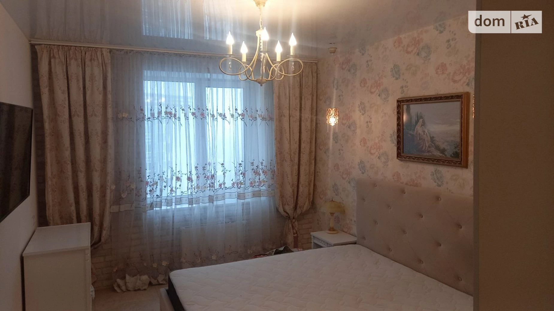 Продается 2-комнатная квартира 72 кв. м в Киеве, ул. Герцена, 35