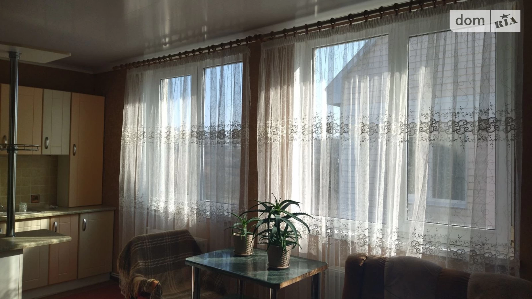 Продается дом на 2 этажа 227 кв. м с садом, ул. Петропавловская(Чапаева)