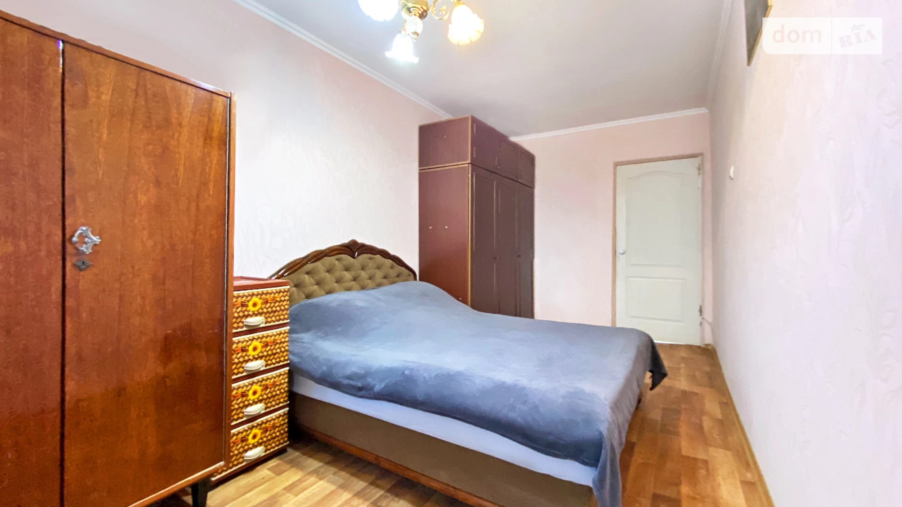 Продається 3-кімнатна квартира 62 кв. м у Дніпрі, вул. Березинська