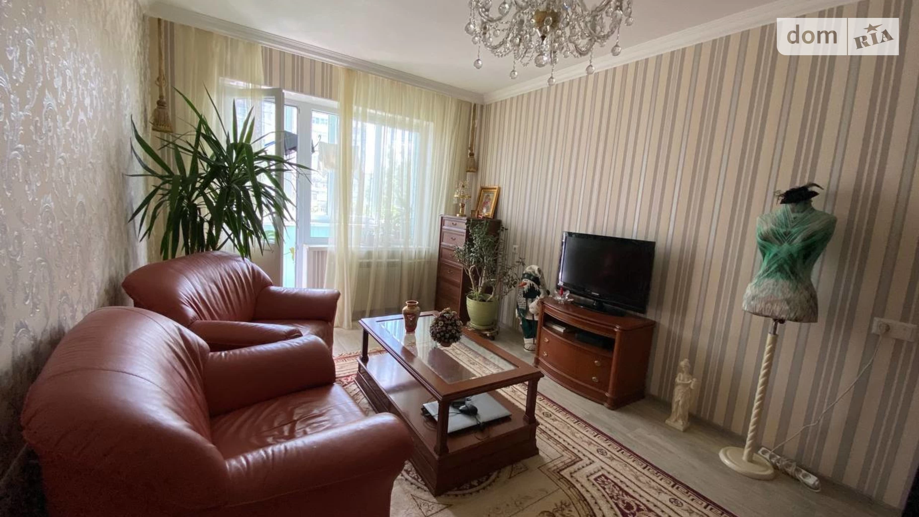 Продается 2-комнатная квартира 54 кв. м в Белой Церкви, ул. Героев Крут, 45 - фото 2