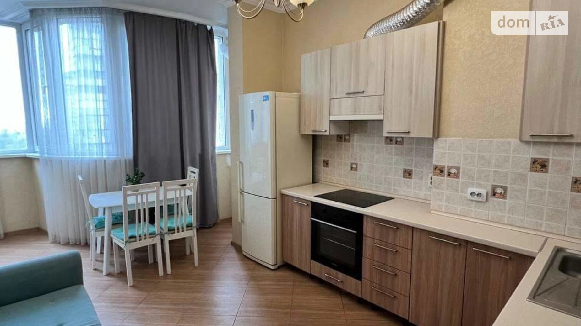 Продается 1-комнатная квартира 45 кв. м в Одессе, просп. Небесной Сотни - фото 3
