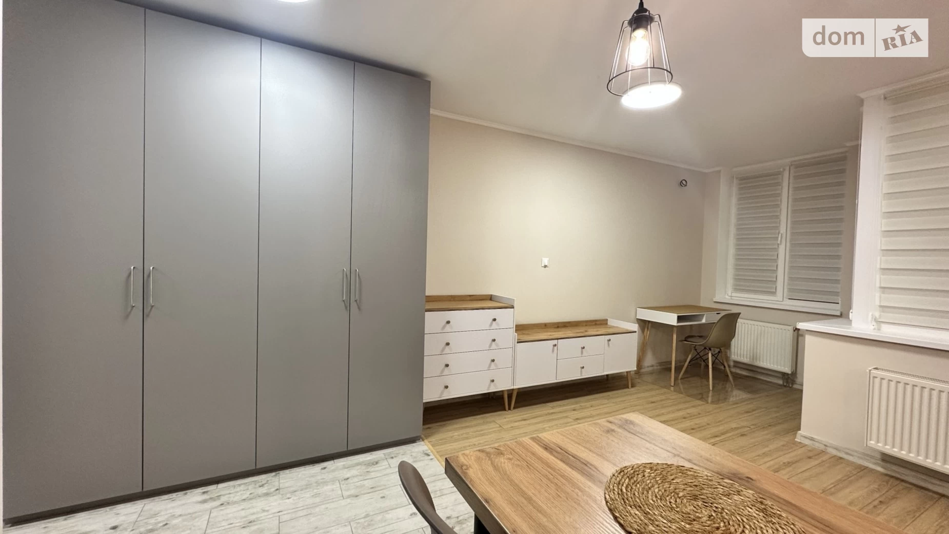 Продается 1-комнатная квартира 32 кв. м в Броварах, ул. Симоненко, 111