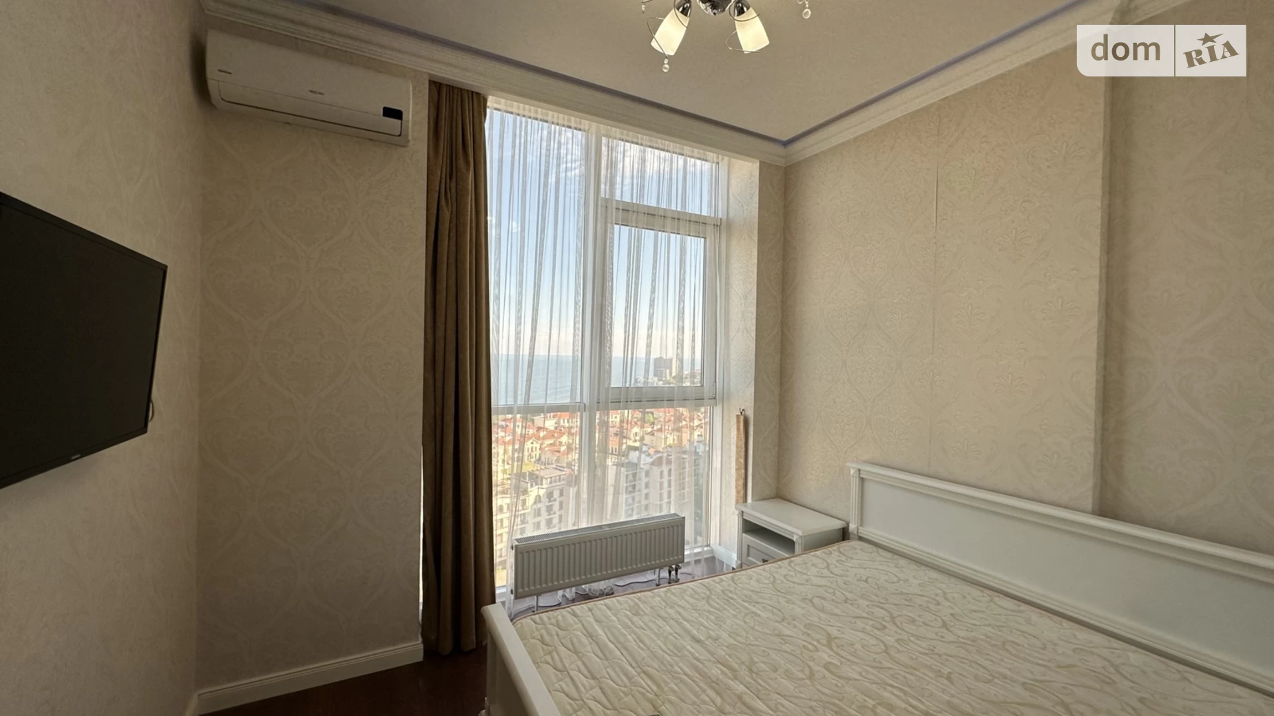 Продается 2-комнатная квартира 23 кв. м в Одессе, бул. Французский, 60В
