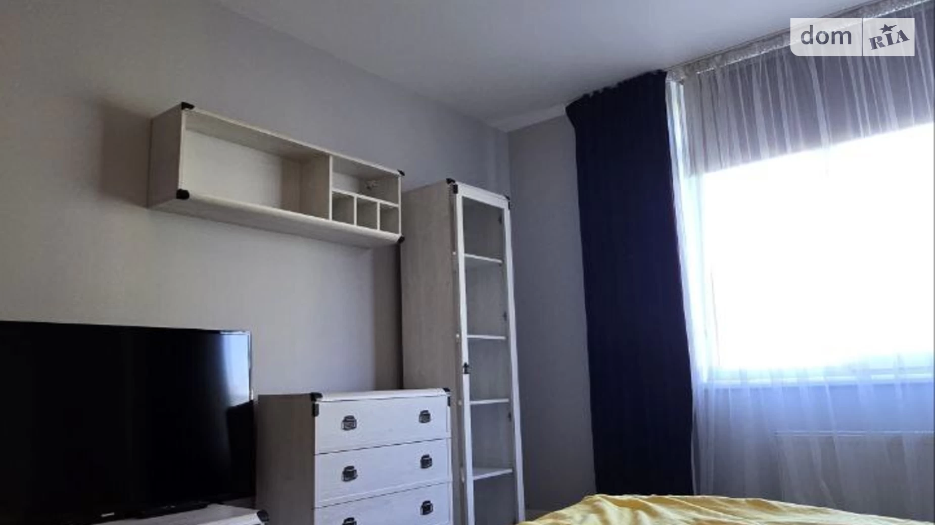 Продается 1-комнатная квартира 42 кв. м в Львове, ул. Пасечная