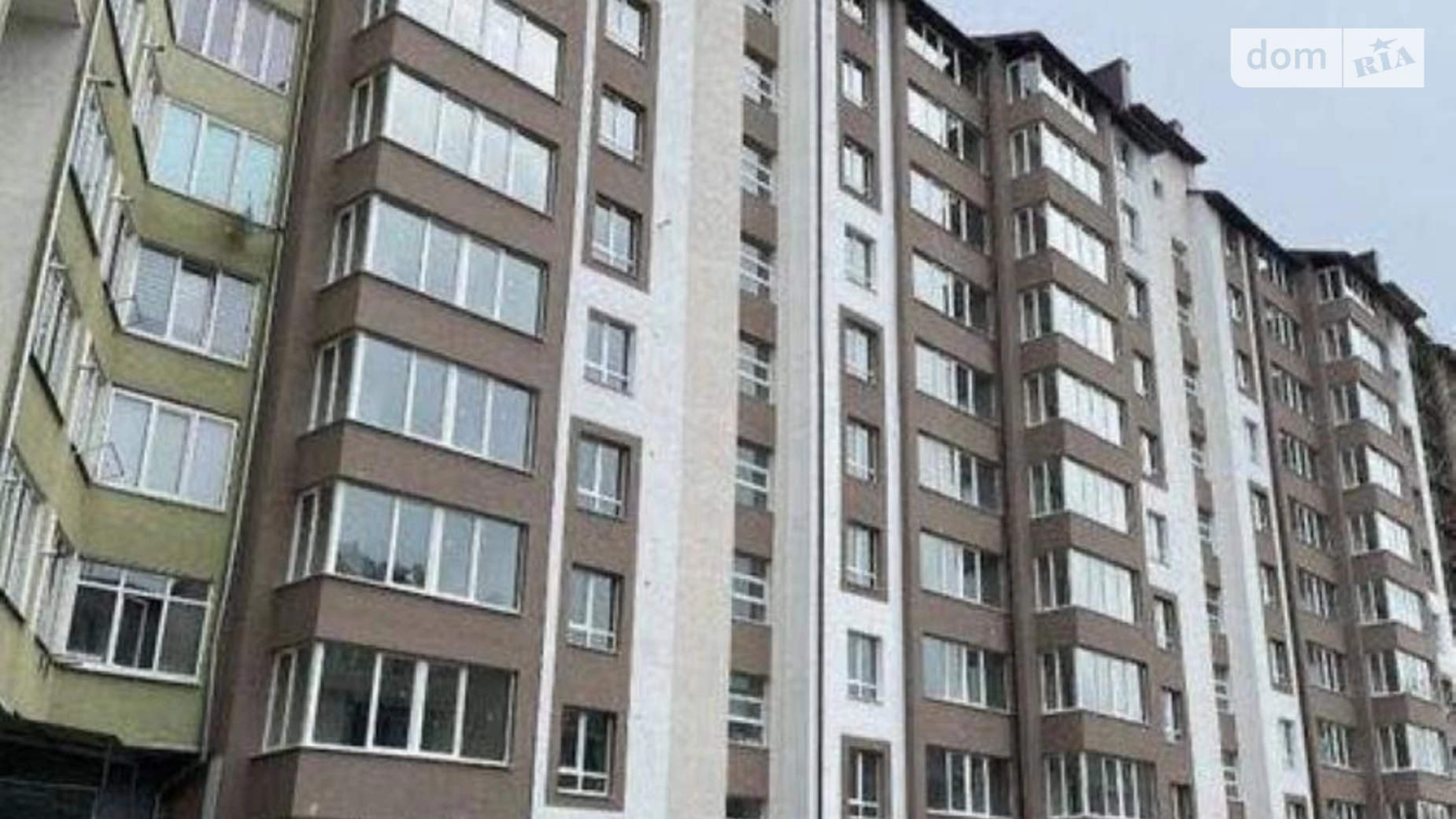 Продается 1-комнатная квартира 46 кв. м в Ивано-Франковске, ул. Горбачевского, 40Б