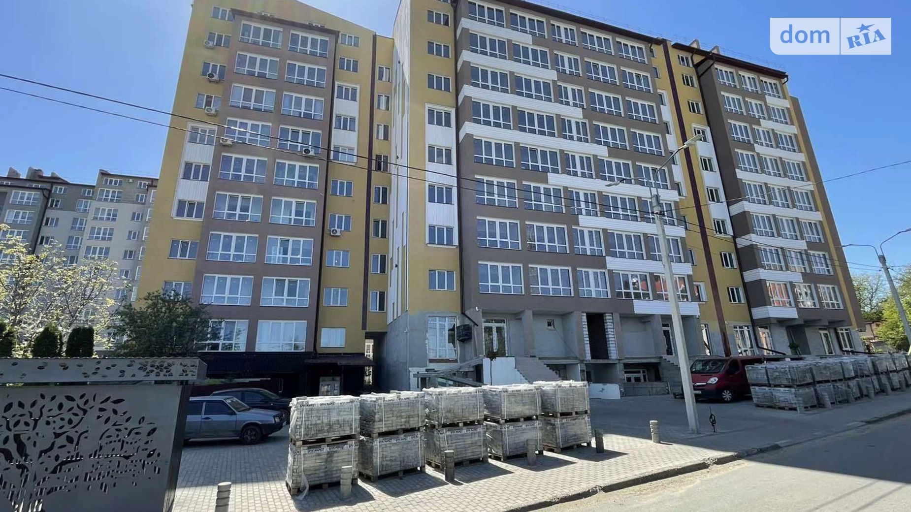 Продается 3-комнатная квартира 87 кв. м в Черновцах, ул. Шухевича Романа, 5Б - фото 2