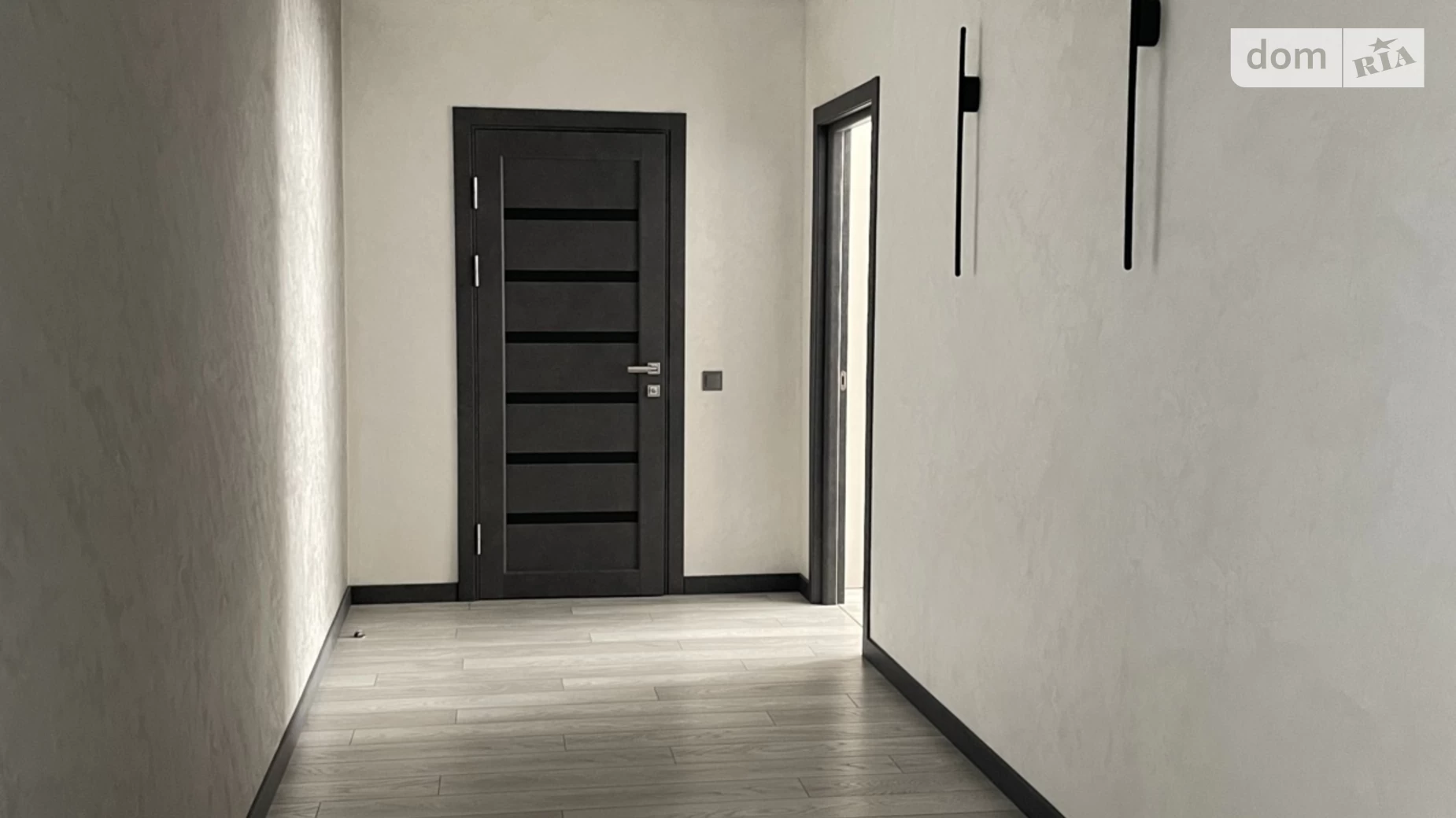 Продается 2-комнатная квартира 72 кв. м в Бурштыне, ул. Коновальца, 4Б - фото 2