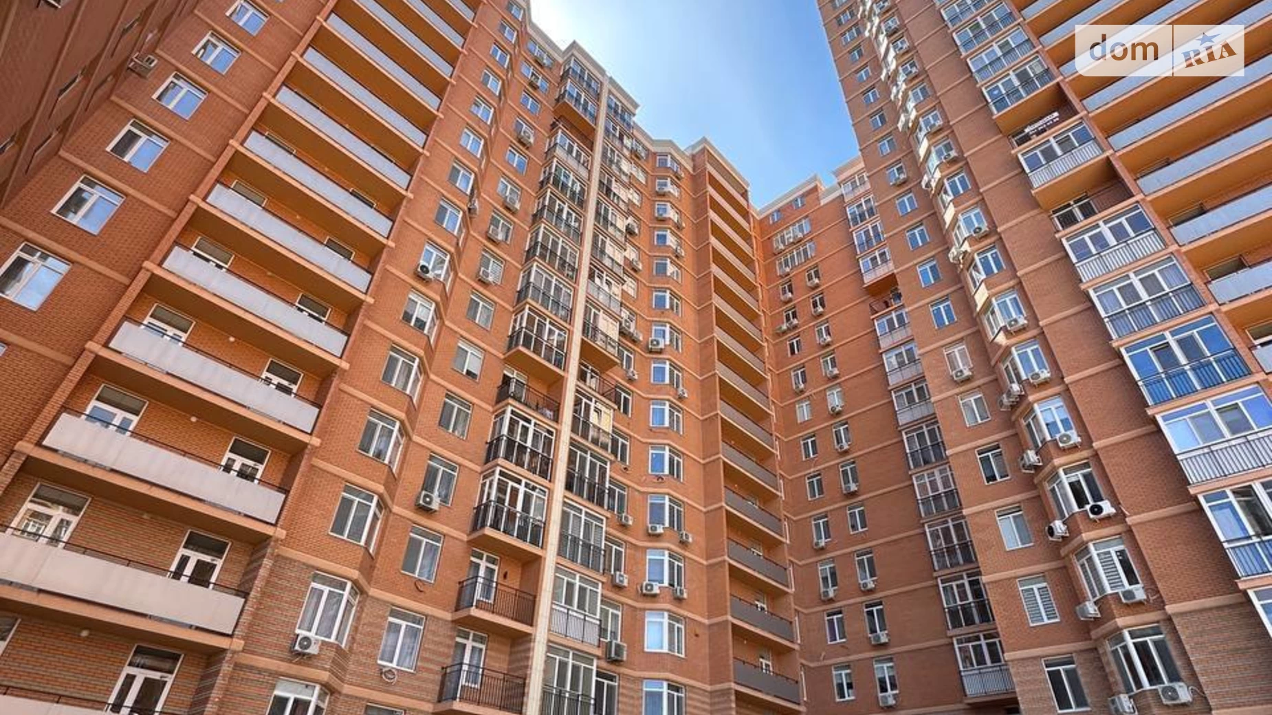 Продается 3-комнатная квартира 82 кв. м в Одессе, ул. Жаботинского, 56А