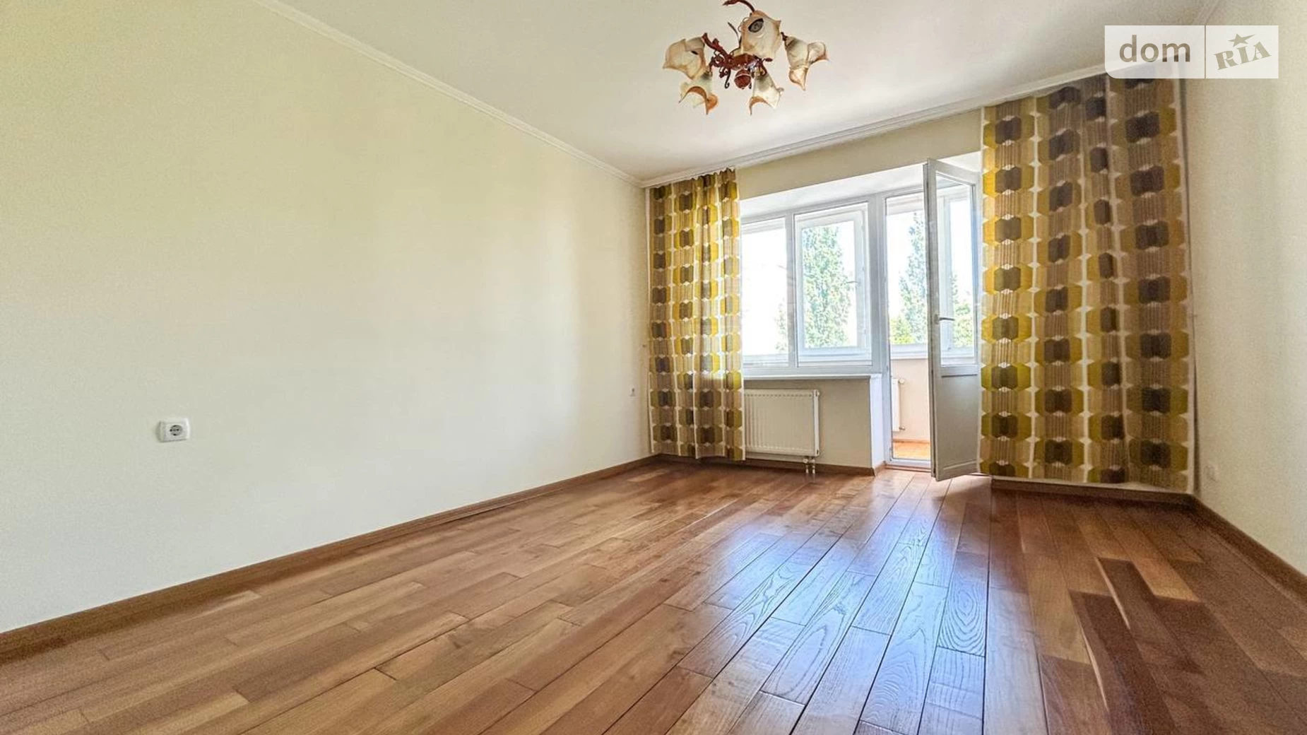 Продається 3-кімнатна квартира 94.4 кв. м у Хмельницькому