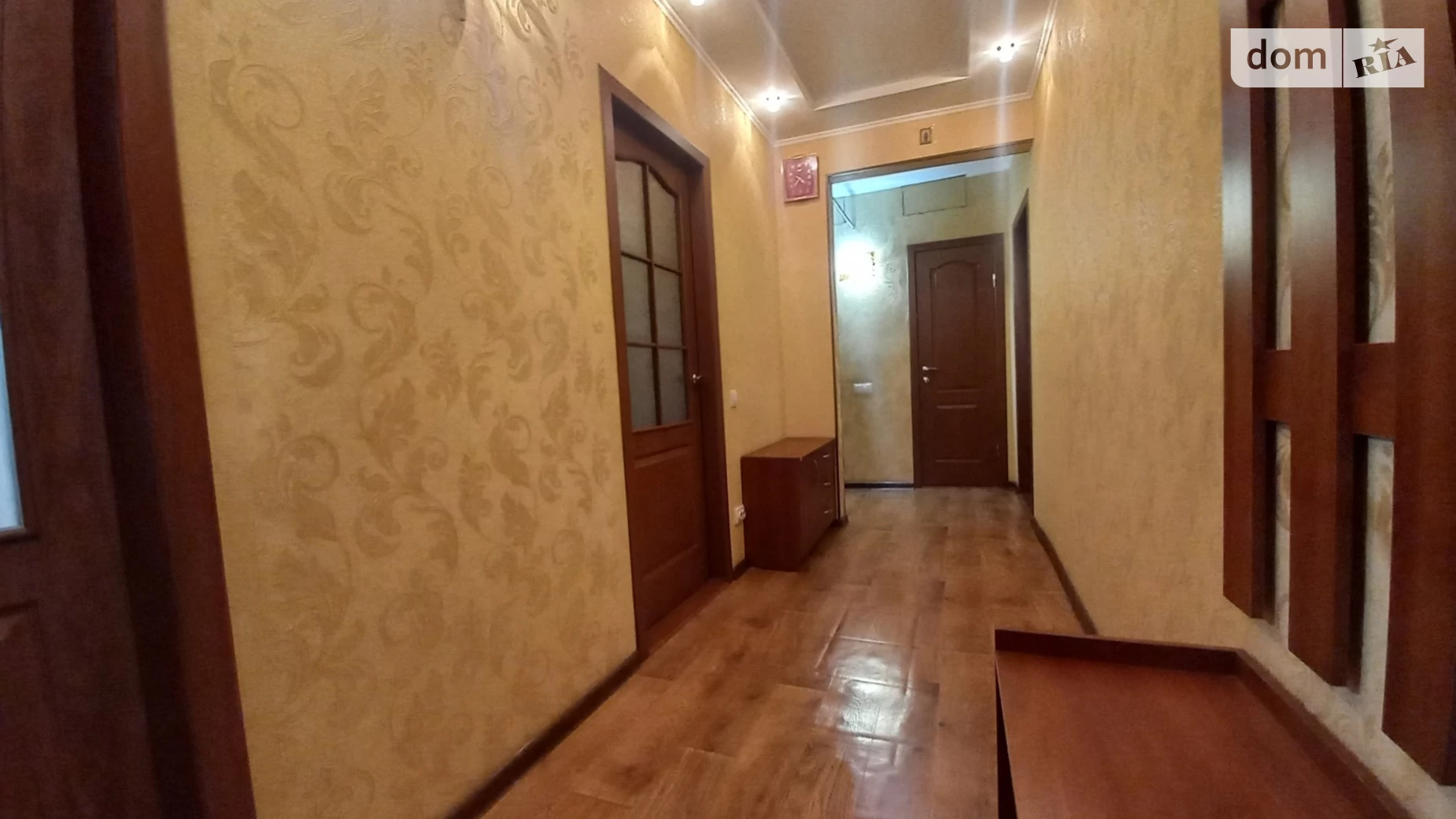 Продается 3-комнатная квартира 70 кв. м в Одессе, ул. Академика Заболотного, 42