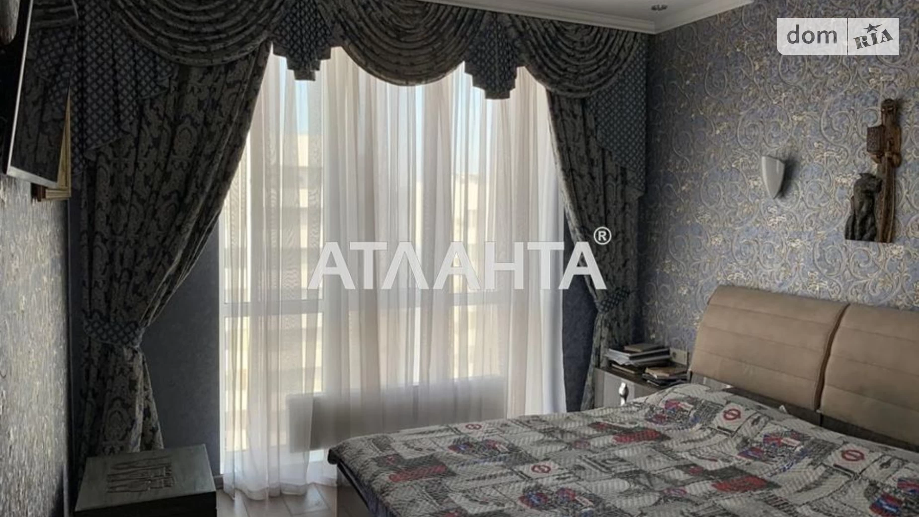Продается 2-комнатная квартира 65.6 кв. м в Одессе, ул. Люстдорфская дорога
