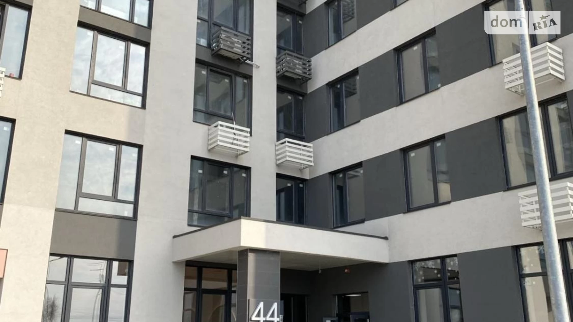 Продается 1-комнатная квартира 42 кв. м в Киеве, просп. Европейского Союза(Правды), 51