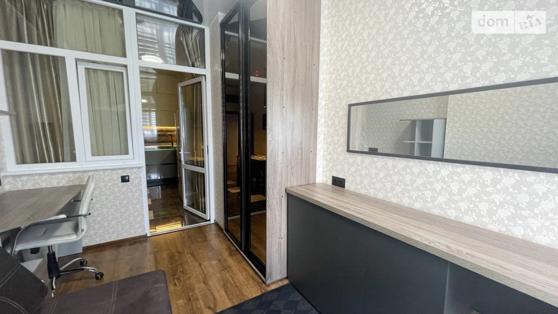 Продается 2-комнатная квартира 72 кв. м в Одессе