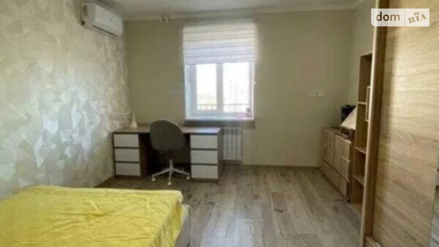 Продається 4-кімнатна квартира 120 кв. м у Одесі, вул. Леваневського, 9