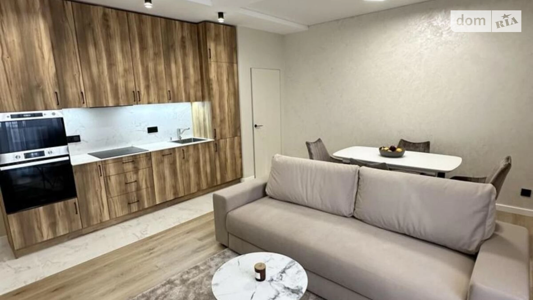 Продается 3-комнатная квартира 90 кв. м в Одессе