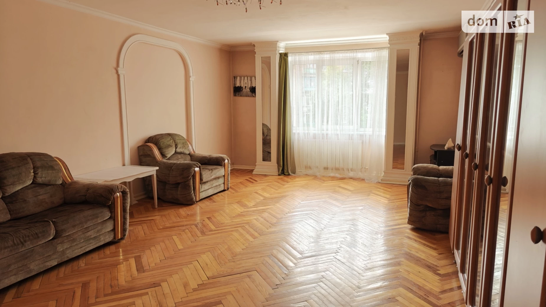 Продается 2-комнатная квартира 79 кв. м в Киеве, ул. Константиновская, 34