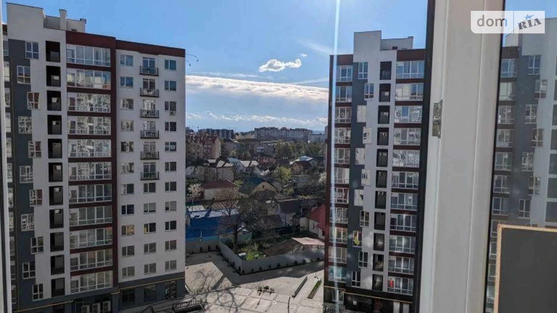 Продается 1-комнатная квартира 45 кв. м в Ивано-Франковске, ул. Княгинин, 44