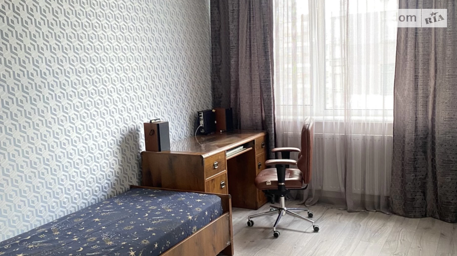 Продается 3-комнатная квартира 76.2 кв. м в Киеве, просп. Европейского Союза(Правды), 41А