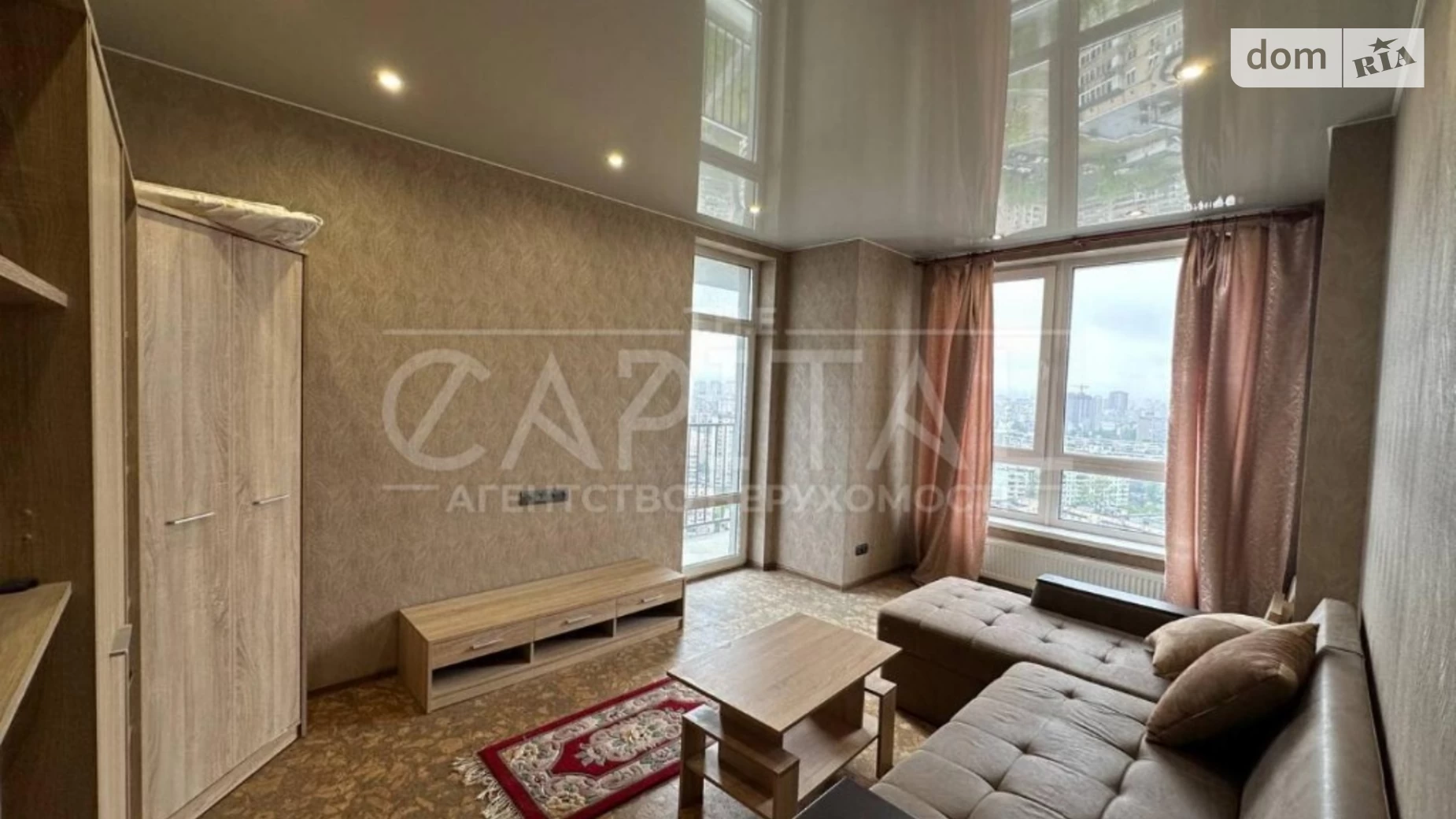 Продается 2-комнатная квартира 56 кв. м в Киеве, ул. Каменская, 128