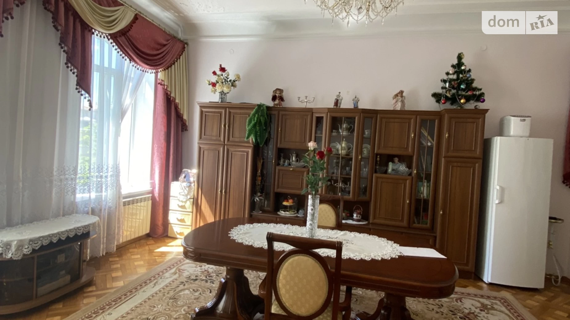 Продается 4-комнатная квартира 143 кв. м в Львове, ул. Ивана Вакарчука(Рылеева), 12