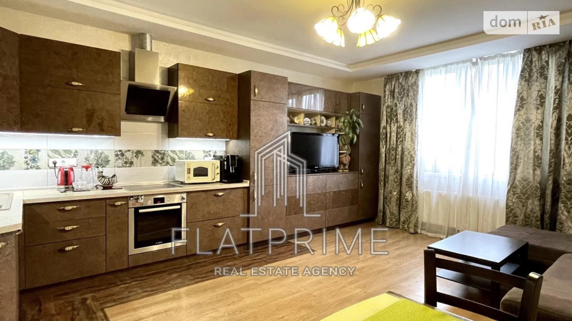 Продается 2-комнатная квартира 88 кв. м в Киеве, ул. Рижская, 73Г