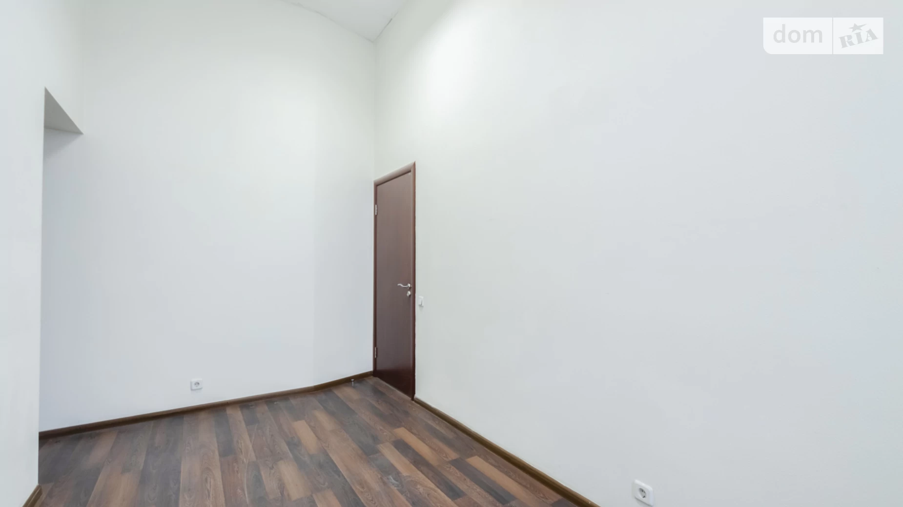 Сдается в аренду офис 53 кв. м в бизнес-центре, цена: 21147 грн - фото 4
