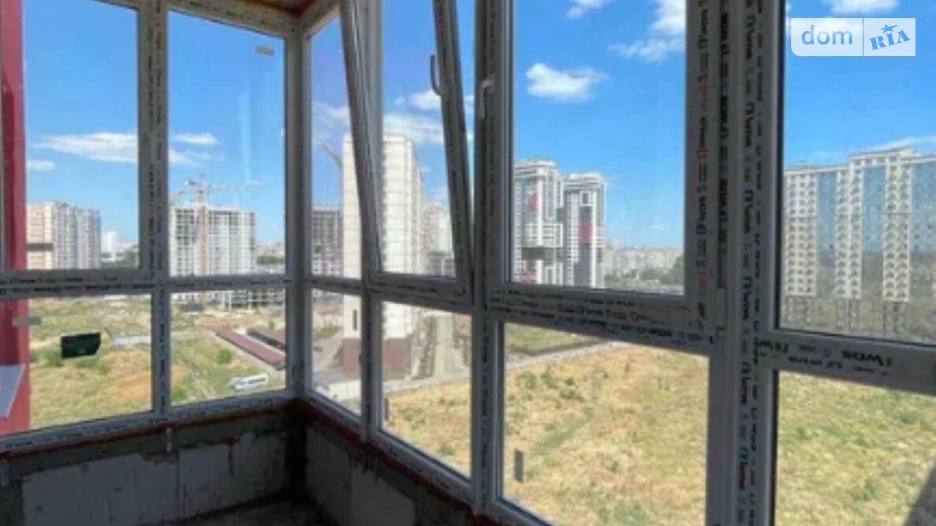 Продается 3-комнатная квартира 84 кв. м в Одессе, ул. Жемчужная