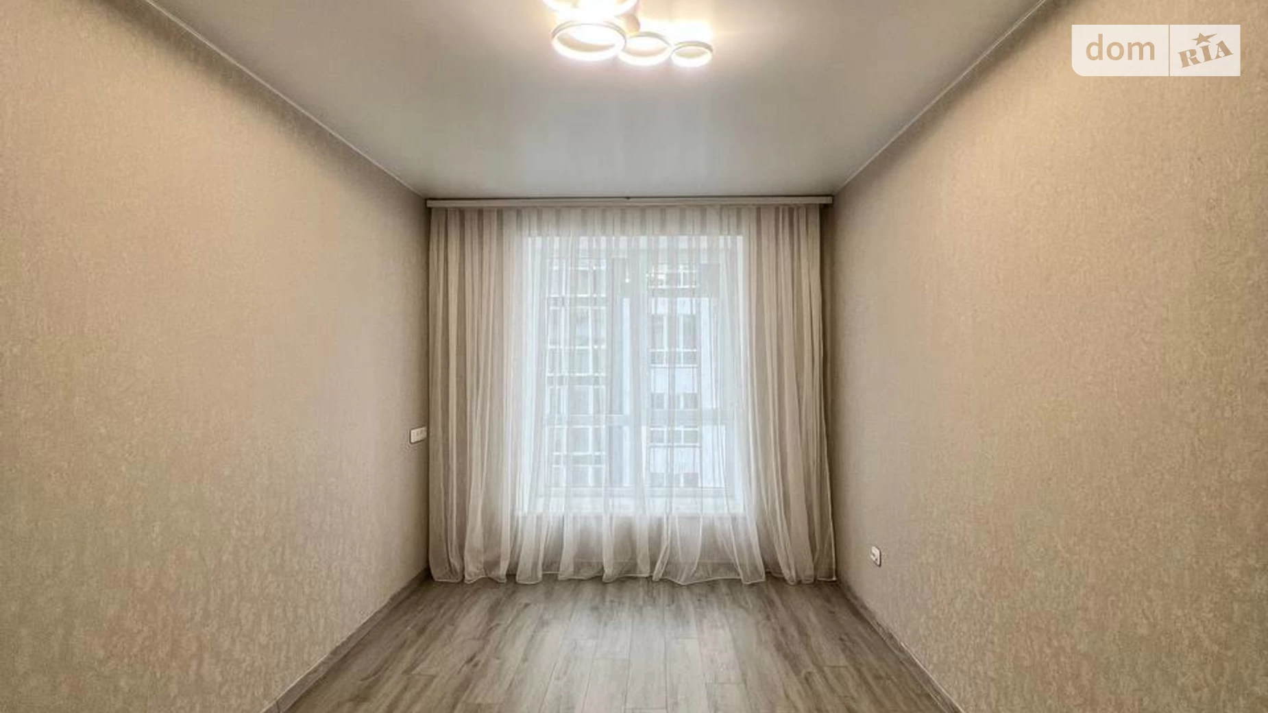 Продается 2-комнатная квартира 60 кв. м в Ивано-Франковске, ул. Вячеслава Черновола, 155