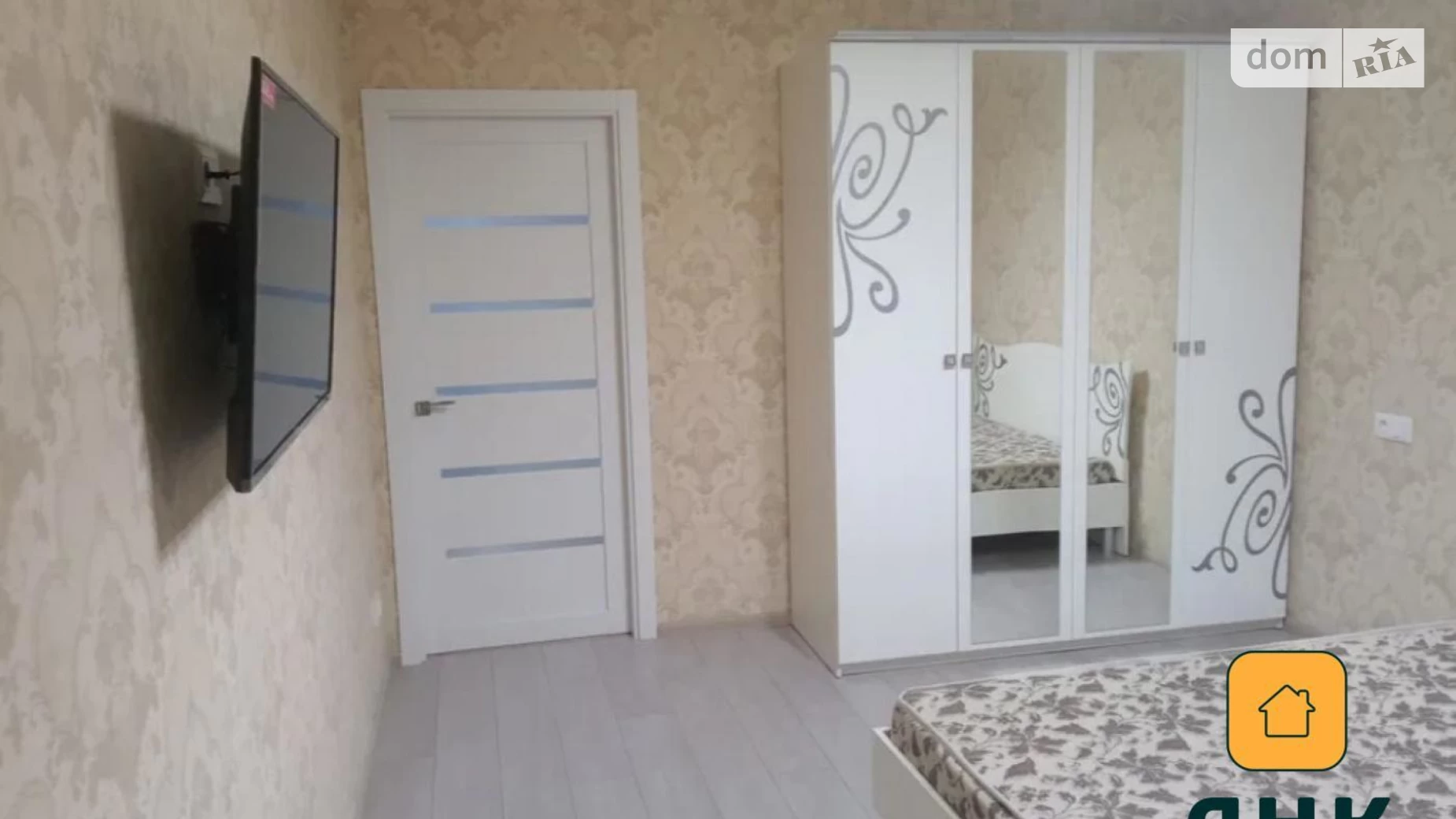 Продается 1-комнатная квартира 40 кв. м в Одессе, пер. Курортный, 1Б