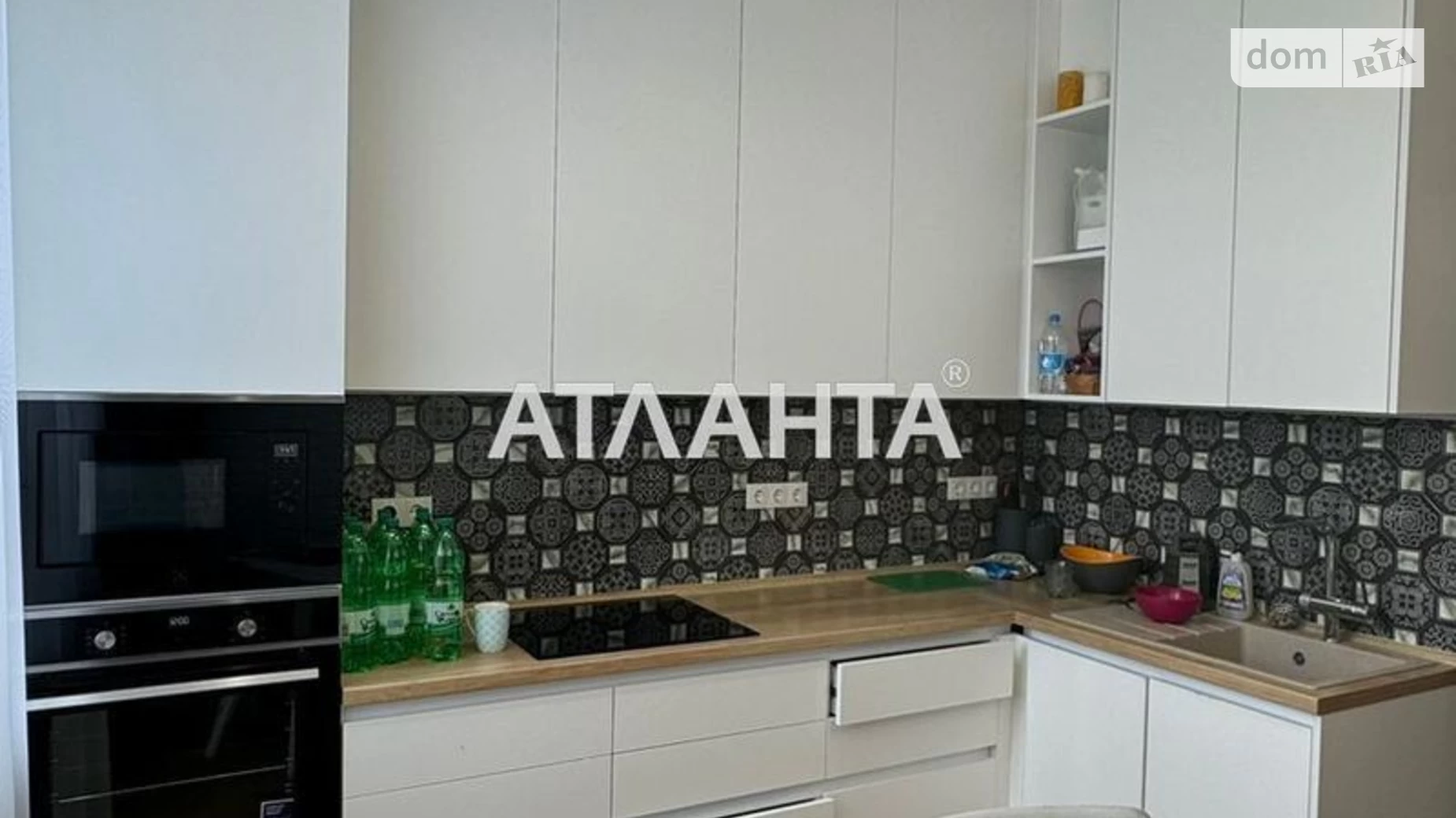 Продается 2-комнатная квартира 70 кв. м в Одессе, ул. Толбухина, 135А
