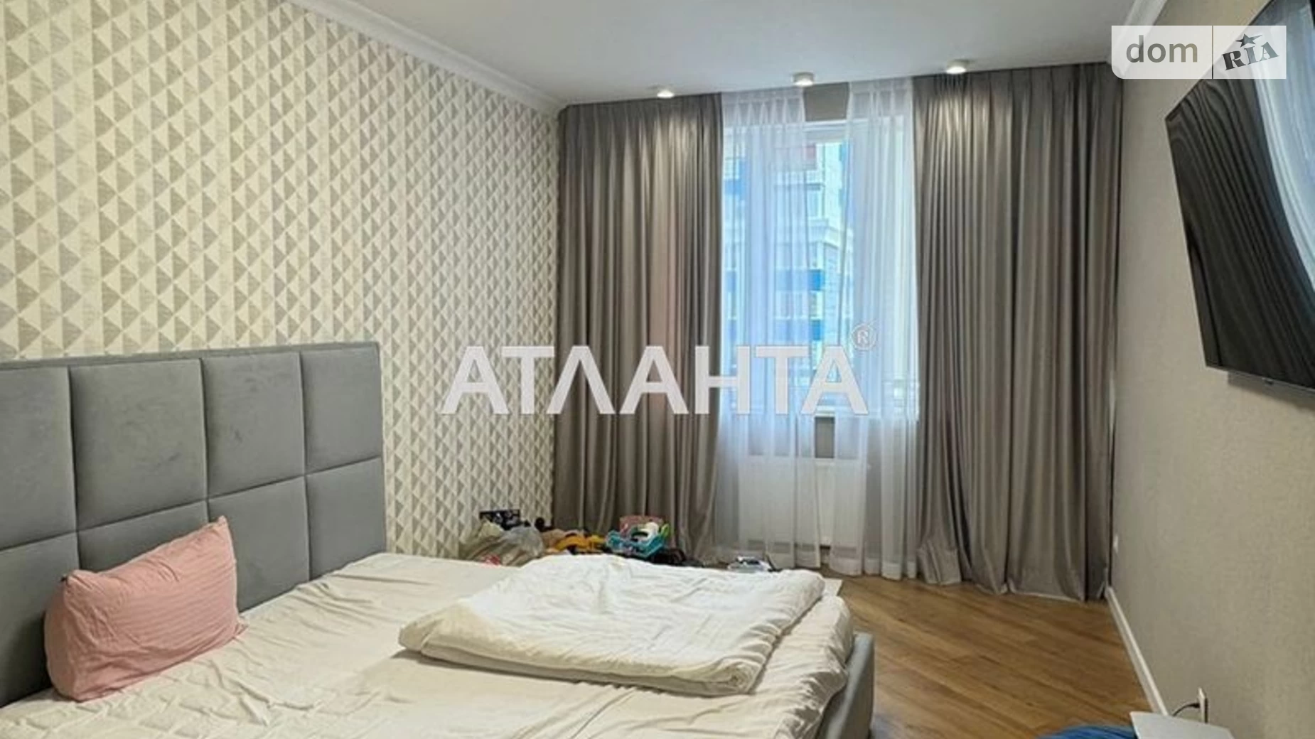 Продается 2-комнатная квартира 70 кв. м в Одессе, ул. Толбухина, 135А