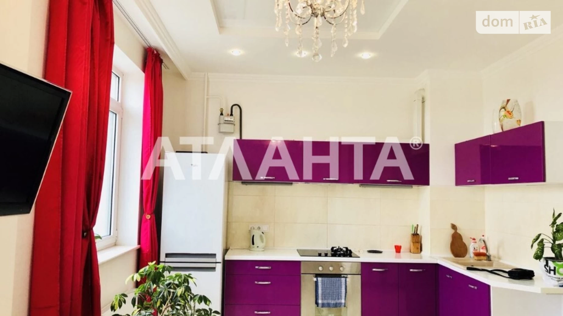 Продається 1-кімнатна квартира 43.6 кв. м у Одесі, вул. Маршала Малиновського