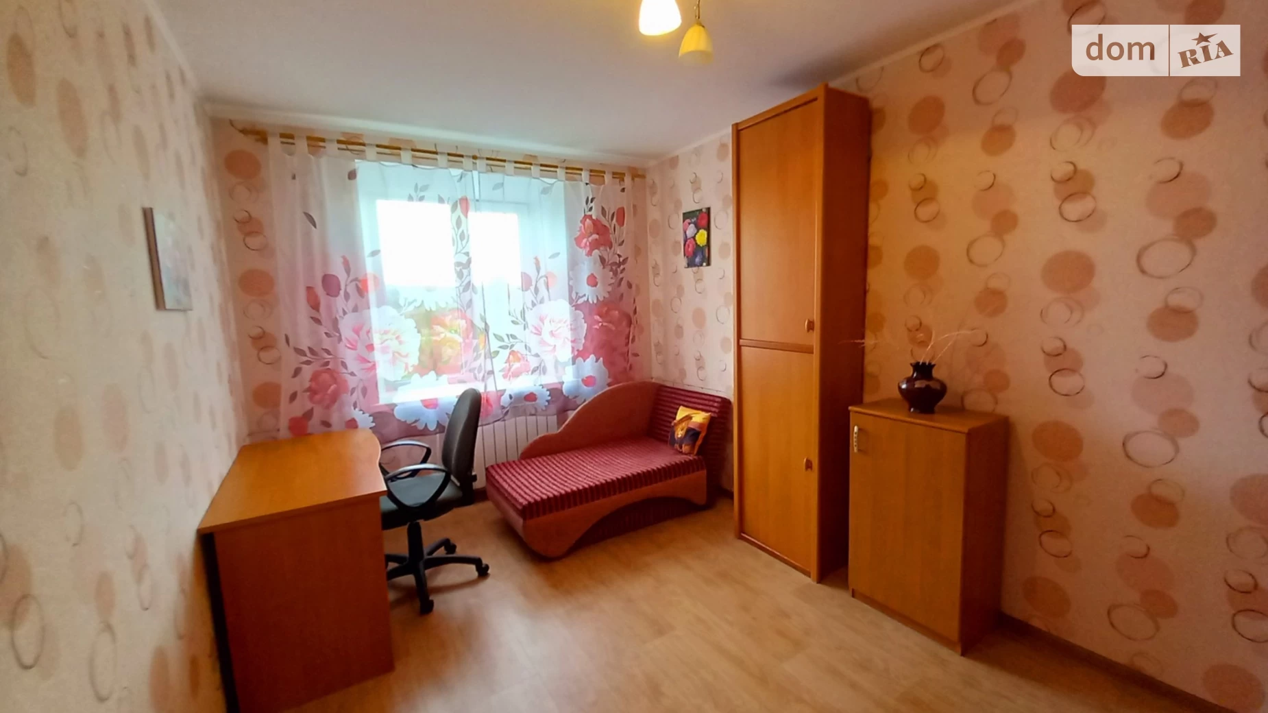 Продается 2-комнатная квартира 47 кв. м в Днепре, ул. Кобзарська, 2
