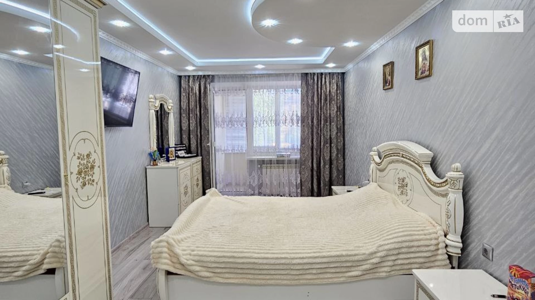 Продается 4-комнатная квартира 108.8 кв. м в Ивано-Франковске, ул. Заклинских