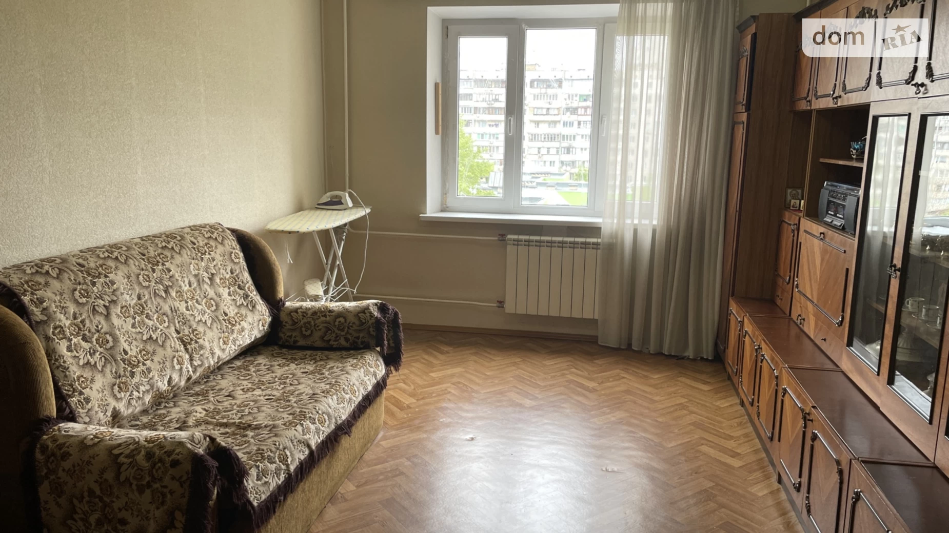 Продается 3-комнатная квартира 74.1 кв. м в Киеве, ул. Вишняковская
