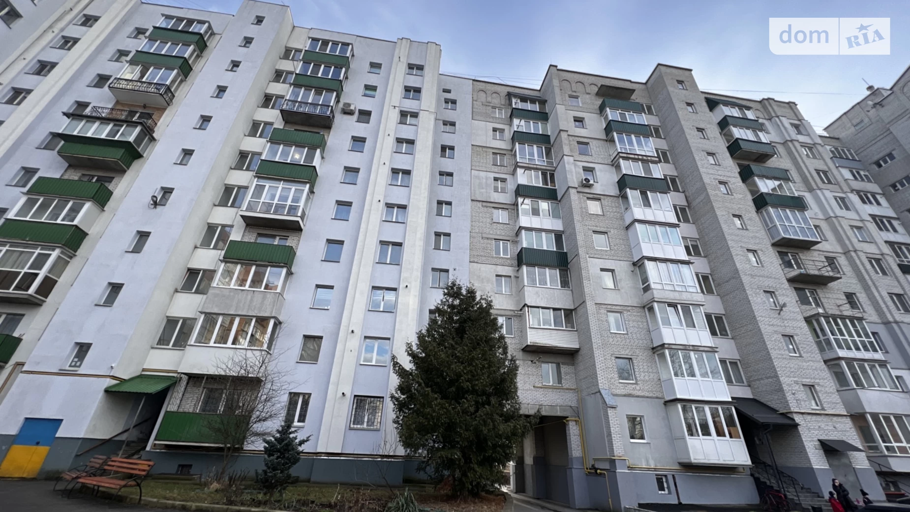 Продается 4-комнатная квартира 98 кв. м в Хмельницком, ул. Заречанская, 52