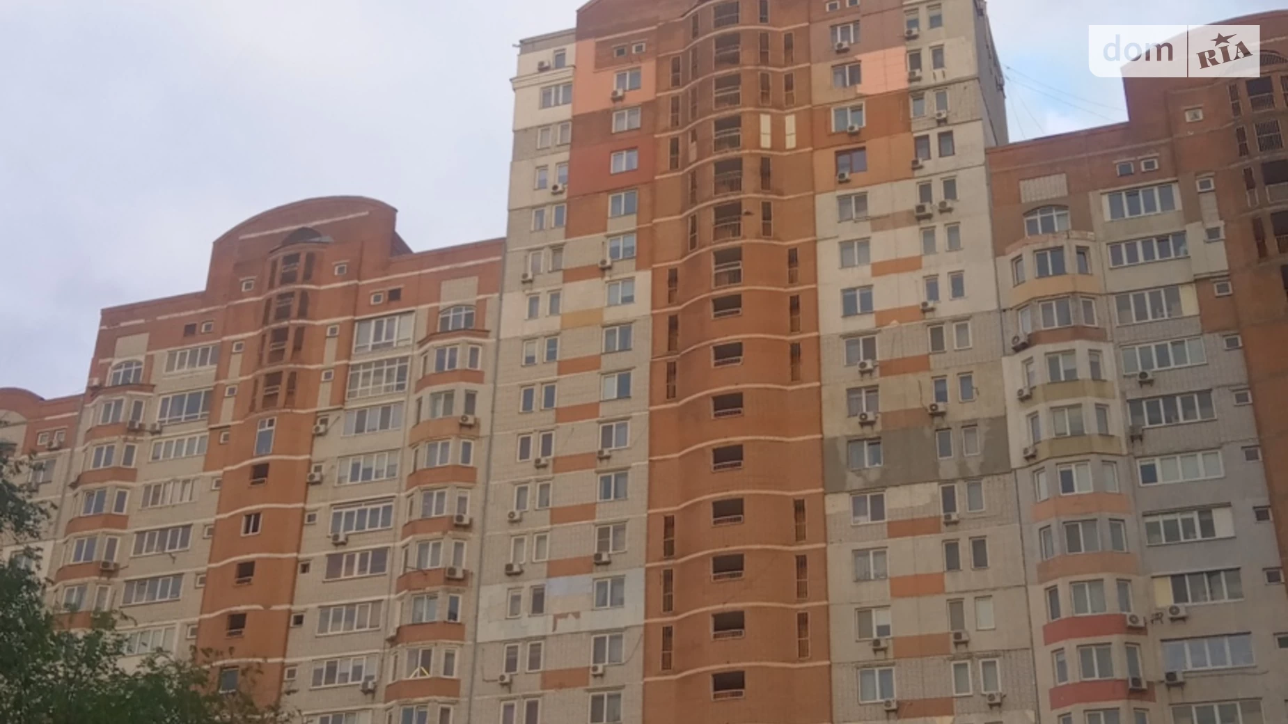 Продається 3-кімнатна квартира 96 кв. м у Києві, вул. Миколи Амосова, 4