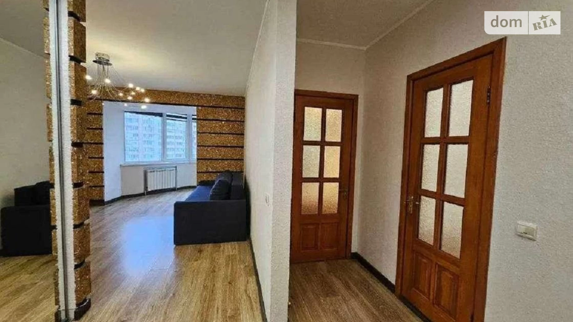 Продается 1-комнатная квартира 45 кв. м в Киеве, ул. Анны Ахматовой, 33